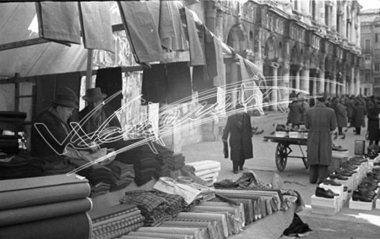 Piazza dei Signori. pellicola - negativo bianco e nero fto mm 24X36