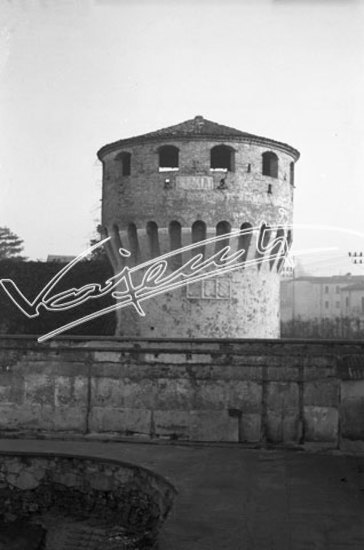 Torrione di Santa Croce. pellicola - negativo bianco e nero fto mm 60x90