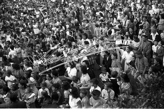 Fiera Campionaria di Vicenza 1946 : Pubblico. pellicola - negativo bianco e nero fto mm 60X90