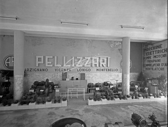 Fiera Campionaria di Vicenza 1948 Stand della Pellizzari