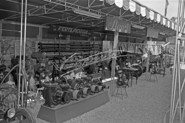 Fiera Campionaria di Vicenza 1953 Meccanizzazione Agricola. Fiera Campionaria di Vicenza 1953 Meccanizzazione Agricola.
