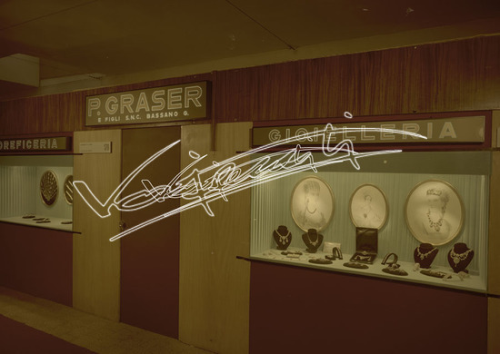 Fiera di Vicenza 1967 : Mostra dell`Oreficeria: Stand Pietro Graser. Pellicola - negativo colore f.to mm 130X180