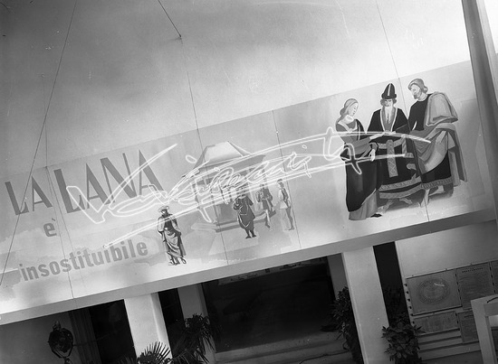 Fiera Campionaria di Vicenza 1950 : Padiglione della lana. lastra di vetro - negativo bianco e nero fto mm 180x240