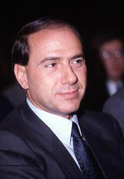 SILVIO BERLUSCONI POLITICO FI ANNI 80 giovane