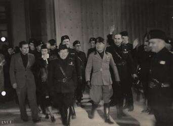 BENITO MUSSOLINI DUCE INAUGURA GLI STUDI CINEMATOGRAFICI DI CINECITTA APRILE 1937