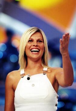 LAURA FREDDI SHOWGIRL