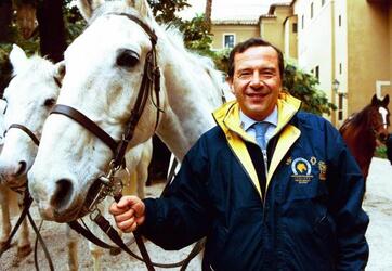 ENZO FRAGALA POLITICO AN CAVALLO SPORT