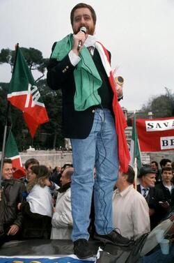 ENZO SAVARESE POLITICO AN