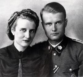 WALTER REDER maggiore delle SS MANDANTE DELLA STRAGE DI MARZABOTTO NEL1944 CON LA SORELLA