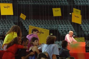 bandiere RIFONDAZIONE COMUNISTA fausto bertinotti POLITICO RIFONDAZIONE COMUNISTA