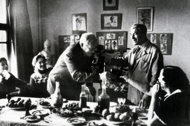 BORIS PASTERNAK SCRITTORE 1958 CON FAMIGLIARI