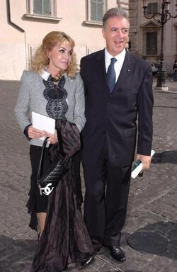 Piero Ferrari industriale con la moglie