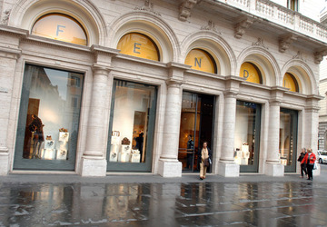 FENDI NEGOZI VETRINE