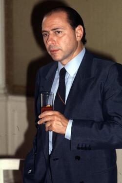 SILVIO BERLUSCONI POLITICO FI ANNI 80 giovane