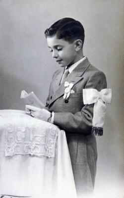 MARIO MONTI il giorno della Prima Comunione giovane