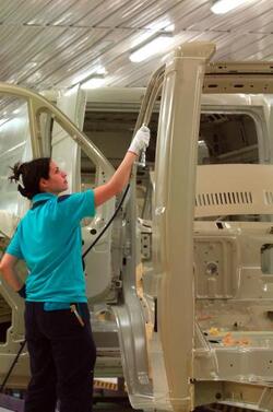 STABILIMENTO SEVEL FIAT VAL DI SANGRO OPERAI INDUSTRIA LAVORO DONNE METALMECCANICI STABILIMENTO SEVEL FIAT VAL DI SANGRO OPERAI INDUSTRIA LAVORO DONNE METALMECCANICI