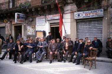 SEZIONE PCI ANNI 70 MILITANTI ANZIANI PARTITO COMUNISTA ITALIANO