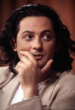 ROSARIO FIORELLO ATTORE CANTANTE PRESENTATORE