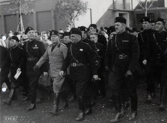 BENITO MUSSOLINI DUCE INAUGURA GLI STUDI CINEMATOGRAFICI DI CINECITTA APRILE 1937