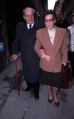 NORBERTO BOBBIO CON LA MOGLIE
