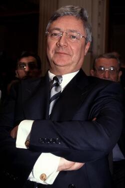 KLAUS PETER MULLER BANCHIERE PRESIDENTE COMMERZBANK