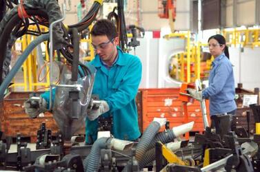 STABILIMENTO SEVEL FIAT VAL DI SANGRO OPERAI INDUSTRIA LAVORO DONNE METALMECCANICI STABILIMENTO SEVEL FIAT VAL DI SANGRO OPERAI INDUSTRIA LAVORO DONNE METALMECCANICI