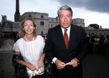 LUCIO STANCA CON LA MOGLIE