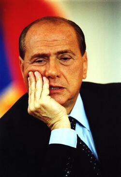 SILVIO BERLUSCONI PRESIDENTE DEL CONSIGLIO AL VERTICE ITALO FRANCESE SVOLTOSI AVILLA MADAMA