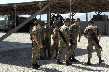 CONTINGENTE ITALIANO IN AFGHANISTAN MILITARI NATO CAMP INVICTA ISAF KABUL AFGHANISTAN