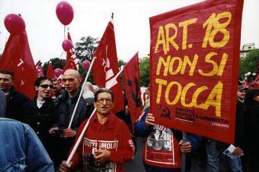 MANIFESTAZIONE SCIOPERO GENERALE PER DIFENDERE ARTICOLO 18 bandiere