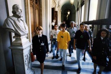 STUDENTI MONTECITORIO PARLAMENTO CAMERA DEI DEPUTATI MONTECITORIO VISITA GIOVANI AULA