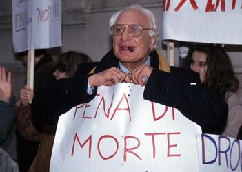 MARCO PANNELLA POLITICO CONTRO PENA DI MORTE