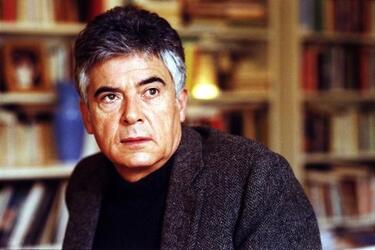 CLAUDIO MARTELLI POLITICO FOTOGRAFATO NELLA SUA CASA CLAUDIO MARTELLI POLITICO FOTOGRAFATO NELLA SUA CASA