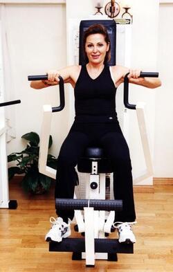 DANIELA SANTANCHE POLITICA AN IN PALESTRA GINNASTICA FITNESS SPORT
