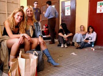 PROVINO MEDIASET VELINE STRISCIA LA NOTIZIA STUDI DE PAOLIS