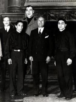 Benito Mussolini Duce dell Italia fascista con il pugile Primo Carnera e Aldo Spoldi