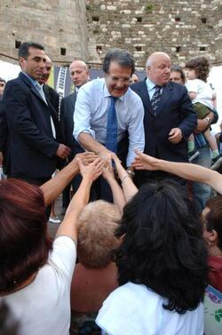 ROMANO PRODI POLITICO UNIONE SCORTA SCORTE
