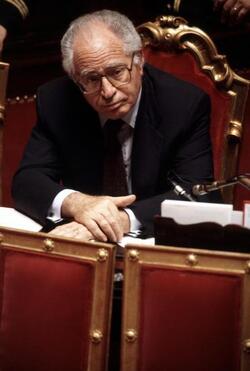 ANTONIO MACCANICO DA PRESIDENTE DEL CONSIGLIO