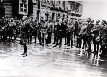 GABRIELE D ANNUNZIO poeta a fiume