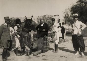 ARNALDO MUSSOLINI FRATELLO DEL DUCE IN LIBIA 1929