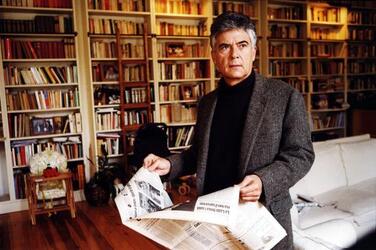 CLAUDIO MARTELLI POLITICO FOTOGRAFATO NELLA SUA CASA CLAUDIO MARTELLI POLITICO FOTOGRAFATO NELLA SUA CASA