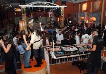 GIOVANI DISCOTECHE DISCOTECA