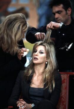 ALBA PARIETTI SHOWGIRL AL TRUCCO