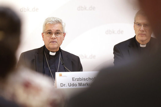 Pressegespräch bei der bei der Herbst Vollversammlung der Deutschen Bischofskonferenz in Fulda Pressegespräch bei der bei der Herbst Vollversammlung der Deutschen Bischofskonferenz in Fulda