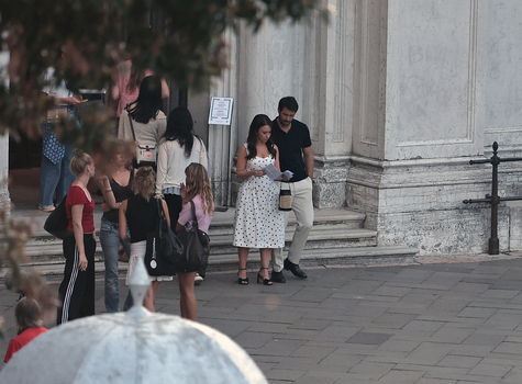 Venice VE Lacey Chabert And Josh Bowman In Venice Venice VE Lacey Chabert And Josh Bowman In Venice