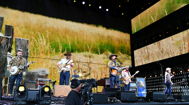 Farm Aid 2026 Brings Turnpike Troubadors To The Virginia Beach Amphitheater In Virginia Beach Virginia On 26 September 2026. Farm Aid 2026 Brings Turnpike Troubadors To The Virginia Beach Amphitheater In Virginia Beach Virginia On 26 September 2026.
