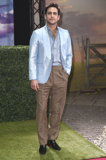 Season 2 Premiere Rivals in London