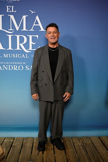 Premiere of the musical ��El alma al aire �� featuring songs by Alejandro Sanz Premiere of the musical ��El alma al aire �� featuring songs by Alejandro Sanz
