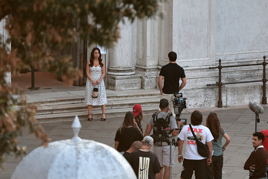 Venice VE Lacey Chabert And Josh Bowman In Venice Venice VE Lacey Chabert And Josh Bowman In Venice