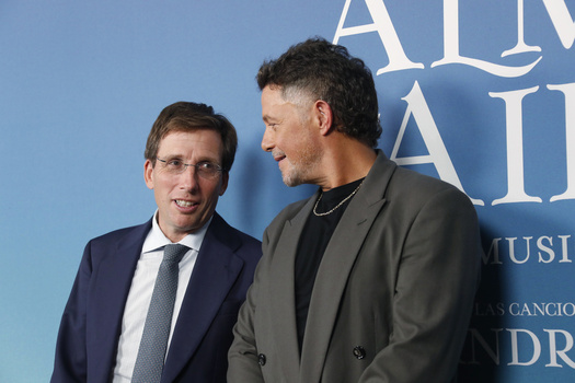 Alejandro Sanz Attends El Alma Al Aire Musical Premiere In Madrid Alejandro Sanz Attends El Alma Al Aire Musical Premiere In Madrid
